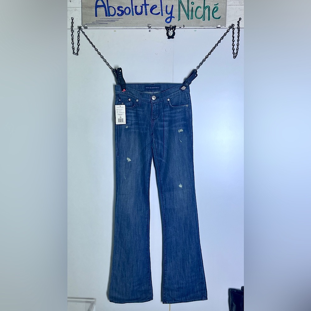 Rock & Republic Kasandra Low Rise Bootcut Jeans in a Ladies size 26, NWT!